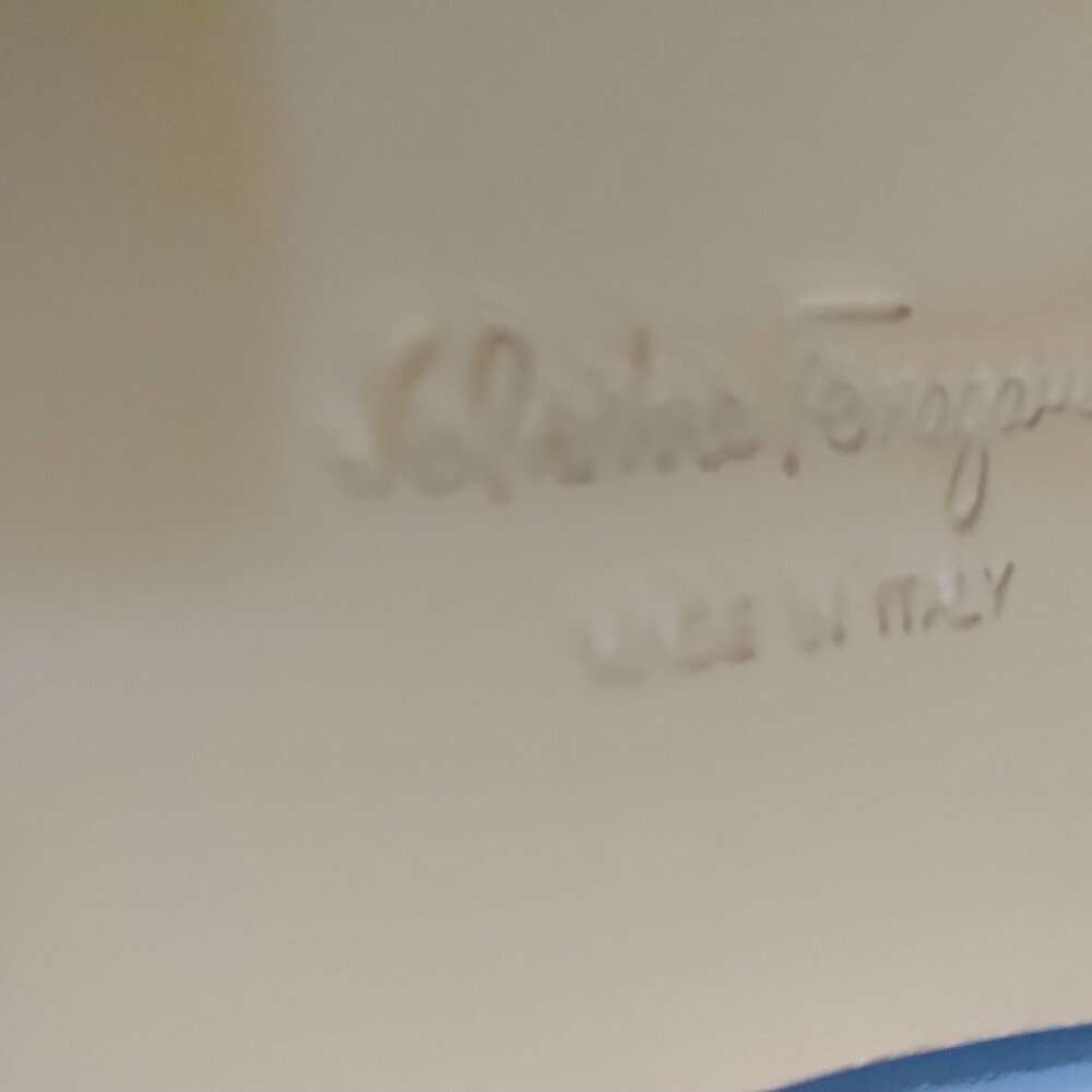 Ferragamo Clara 70 Black Patent Vara Bow Heels, like new - 9C fit like US 8M - Picture 15 of 15